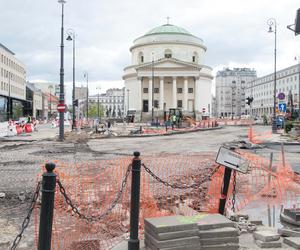 Kiedy koniec remontu Placu Trzech Krzyży? Znamy datę!