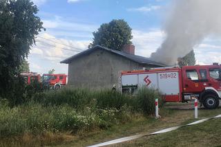 Nowy Tomyśl: WIELKI pożar domu. 15 zastępów walczyło z ogniem! Są ranni! 