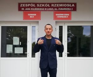 Wytatuowany nauczyciel dostał się do Sejmu. Uczył 7 przedmiotów i przebiegł ponad 700 km