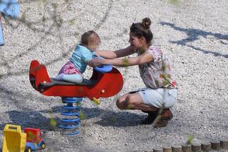 Jest tatą w życiu, chce być ojcem w serialu