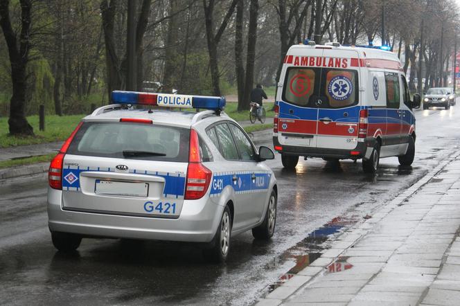 Wspólna akcja reanimacyjna policjantów i ratowników medycznych uratowała życie 64-latka