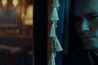 Zatoka szpiegów, odc. 2: Franz Neumann (Bartosz Gelner), Greta Kessler (Karolina Kominek)