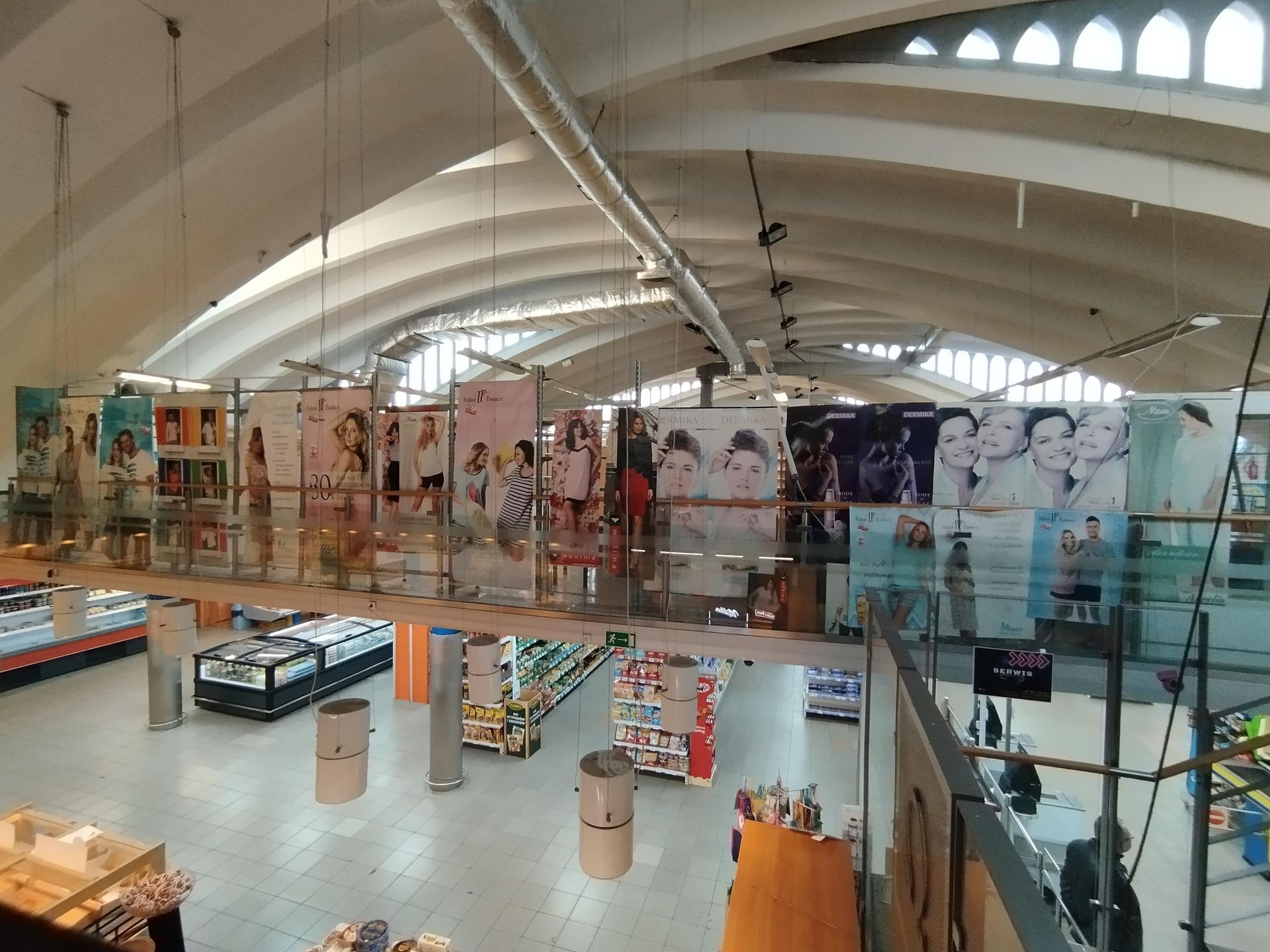 Hala Kopińska w Warszawie - wnętrze