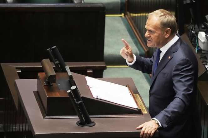 Iskrzy między Donaldem Tuskiem a Karolem Nawrockim