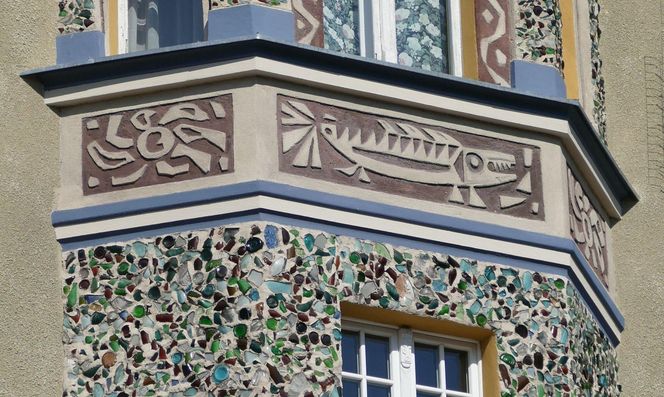 Sgraffito na elewacji. Skąd pochodzi technika sgraffito? Jak powstaje sgraffito? 