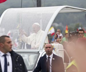 W Krakowie papież Franciszek podróżował tramwajem. Bydgoska Pesa jeździ do dziś 