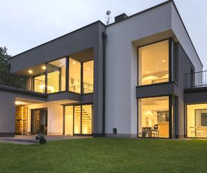 Dom z widokiem - przeszklenia we współczesnej architekturze domów jednorodzinnych