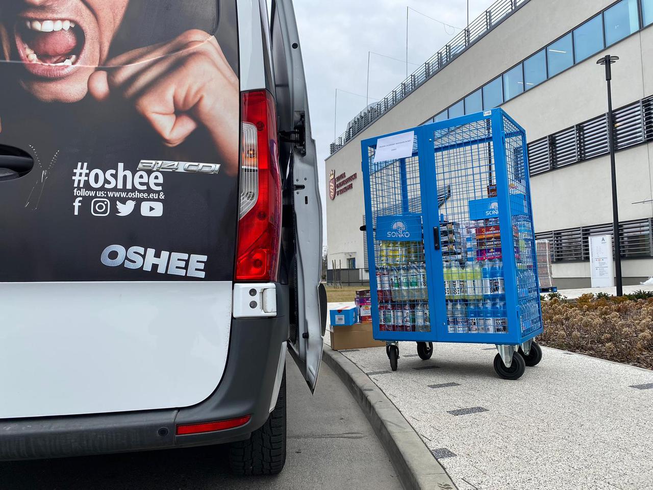 Kolejne polskie firmy wspomagają służbę zdrowia. Pół miliona złotych od OSHEE, SONKO i Kingi Pienińskiej