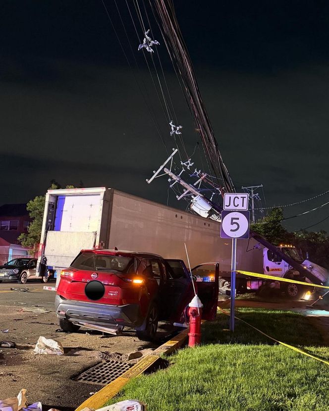 Ciężarówka wjechała w budynek w New JErsey. 50 ewakuowanych