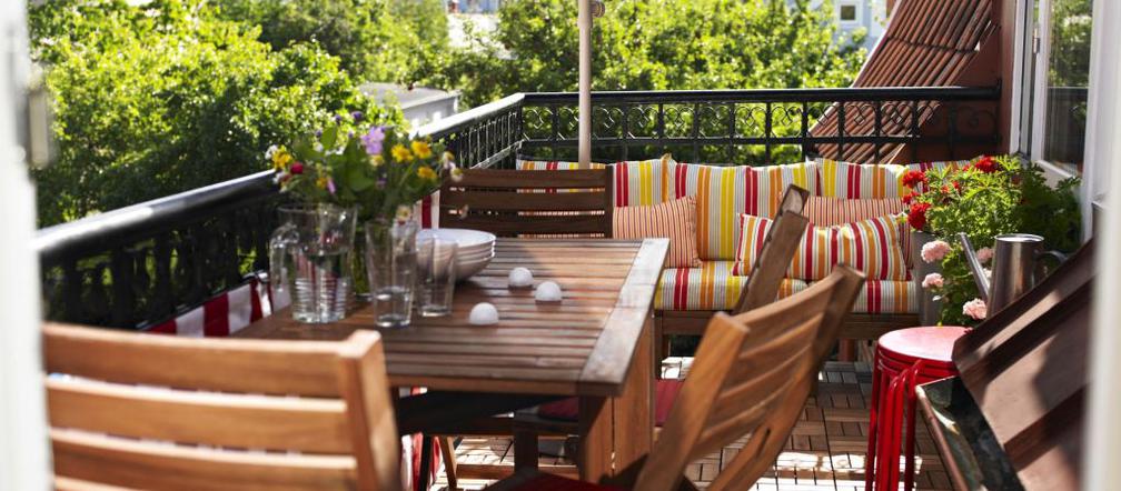 Składadane drewniane meble na balkon