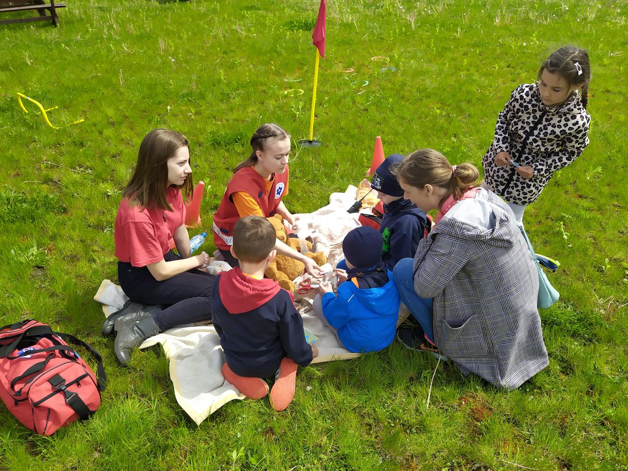 Siedlce: poprzez zabawę dzieci uczyły się udzielania pierwszej pomocy [AUDIO, FOTO]