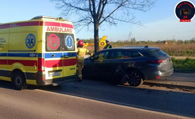 Zderzenie skutera z samochodem w Piasecznie. Do rannego wezwano śmigłowiec