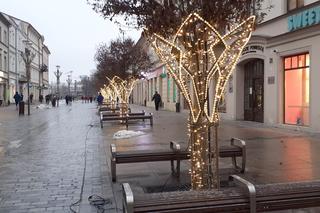 Na lubelskim deptaku już montują świetlne instalacje. Już za parę dni będzie pięknie!