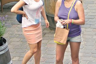 Mucha uwolniła piersi na lato