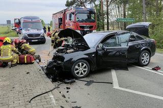 W Osinach zderzyły się trzy samochody osobowe