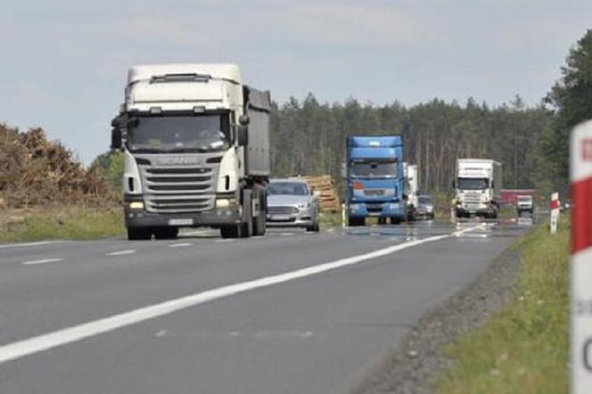 Ministerstwo Infrastruktury znosi ograniczenia w ruchu!  W Wielką Sobotę na drogi wyjadą pojazdy o dmc powyżej 12 ton