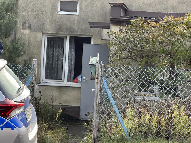 Potworny pożar domu w Nowym Dworze Mazowieckim. Strażacy odkryli dwa zwęglone ciała