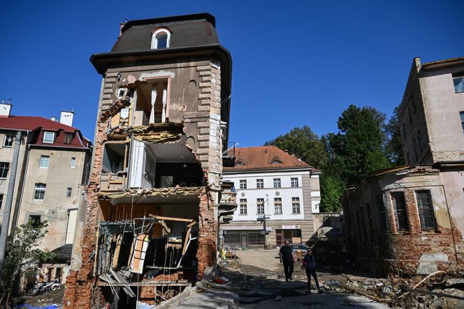 Szok, złość i płacz w Lądku-Zdroju. Miasto w niczym nie przypomina uzdrowiska [ZDJĘCIA]