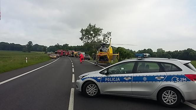 Koszmarny wypadek w Głuchowie pod Toruniem - dwie ofiary śmiertelne, w tym 7-latka