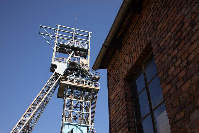 JSW wyburzyła 62-letni szyb górniczy. "Przemawiały za tym względy ekonomiczne i logistyczne" [ZDJĘCIA]