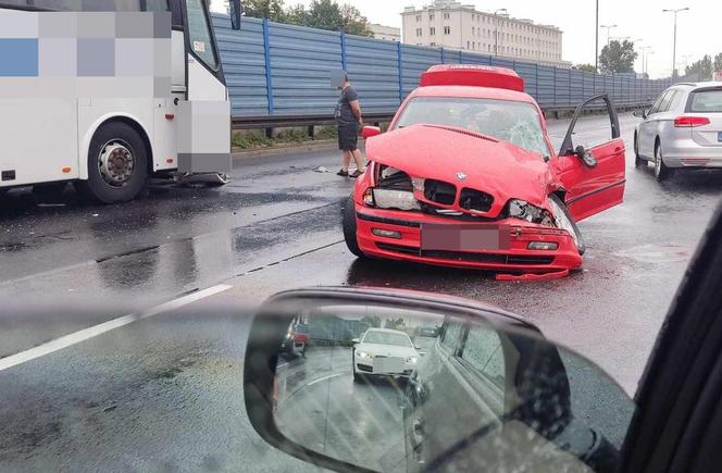 Wypadek w Warszawie. Ruch zablokowany