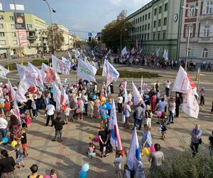 13. Marsz dla Życia i Rodziny zgromadził tłumy na ulicach Białegostoku [ZDJĘCIA]