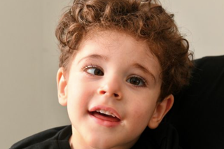 Dwulatek niespodziewanie doznał paraliżu. Matka uważa, że zawinił koronawirus