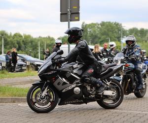 Przed Areną Lublin symbolicznie pożegnano dwójkę tragicznie zmarłych motocyklistów