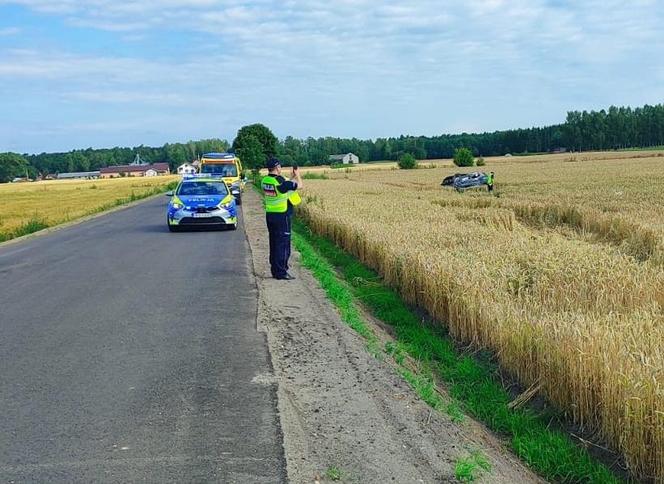 Dwóch 18-latków zginęło po dachowaniu nissana