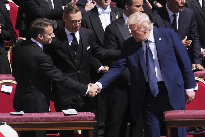 Trump powiedział to do Macrona na pogrzebie! "Nie powinieneś tu być"