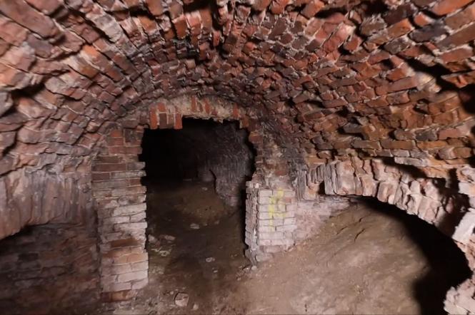 Tajemniczy tunel na Ursynowie. Badają tajemnice „grobów masońskich”