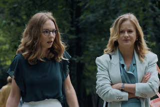 M jak miłość, odcinek 1692: Julia (Marta Chodorowska), Sylwia (Hanna Turnau)