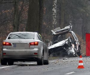 Wypadek ciężarówki z żołnierzami pod Warszawą. Jedna osoba nie żyje, pięć w szpitalu