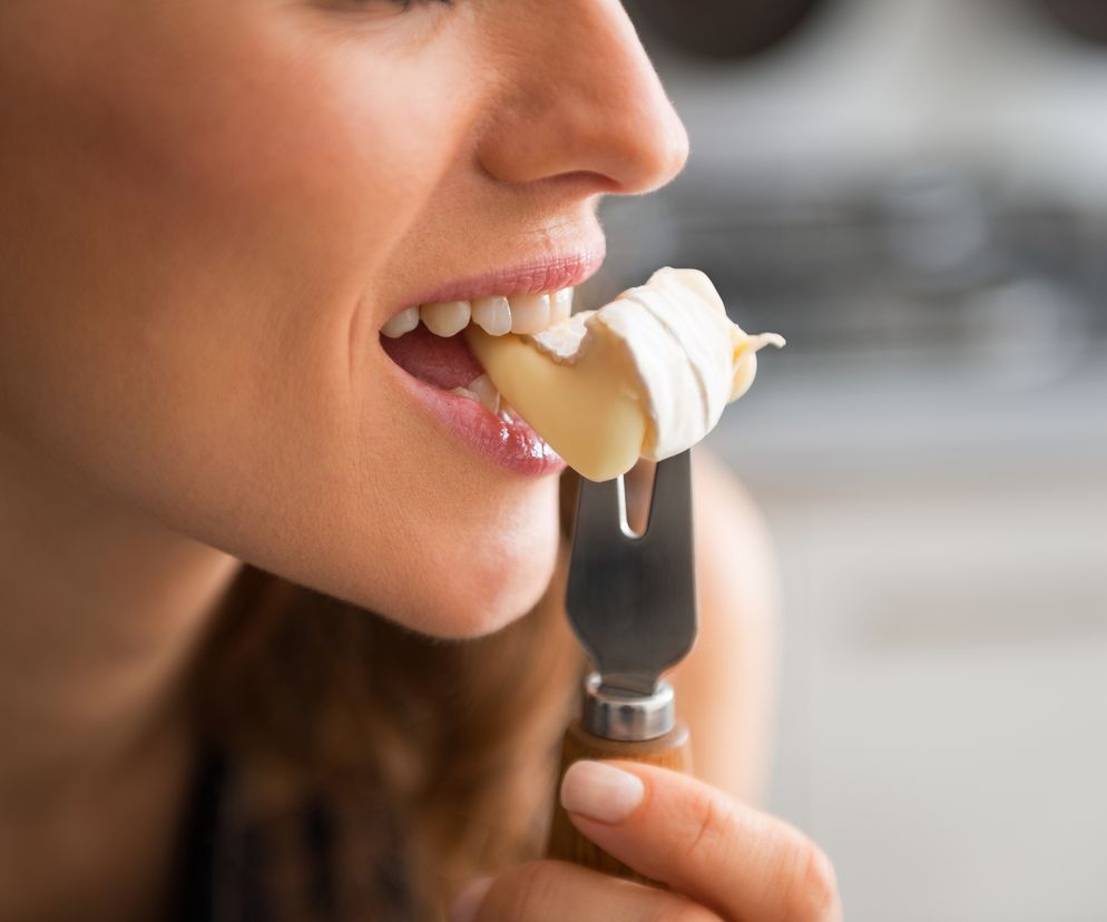 5 sygnałów, które świadczą o tym, że jedzenie sera może ci szkodzić