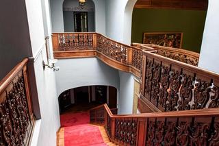 Tajemniczy pałac kilkadziesiąt kilometrów od Olsztyna. Był siedzibą rodu Fischerów [ZDJĘCIA]