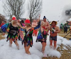 Mazowieckie Morsy otworzyły sezon morsowania 2025/2026 nad zalewem w Siedlcach