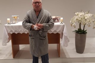  Wałęsa w szlafroku na mszy