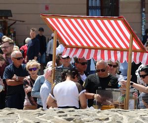 Dzień Cebularza 2025. Na pl. po Farze w Lublinie stanęło cebularzowe miasteczko