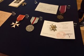 Wojenne pamiatki po Antonim Firleju w Muzuem Okręgowym w Lesznie. Był żołnierzem Dywizji Generała Maczka