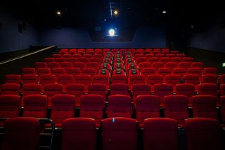 Zabytkowe kino w Warszawie na sprzedaż. To tu miały premierę Gwiezdne wojny