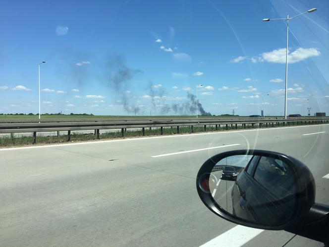 Pożar na ulicy Tęczowej. Widok z A4