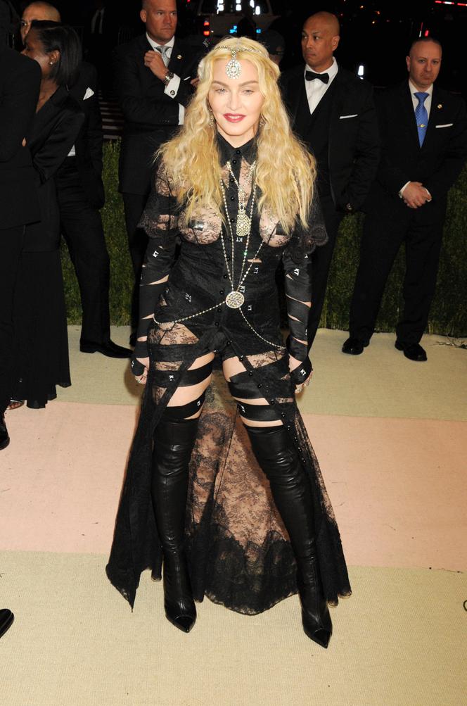Madonna pokazała pośladki na wizji. Świeciła tyłkiem do kamery