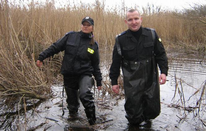 Policjanci uratowali życie włamywaczowi 