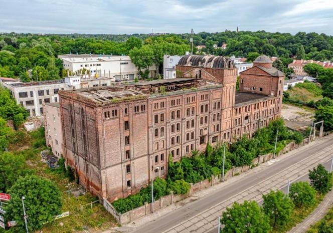 To tu kwitł przemysł. Stara Olejarnia znalazła nowego właściciela