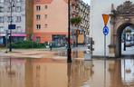 Nysa. Ratownicy WOPR i GOPR z całego kraju zjeżdżają do miasta. Dwugodzinne kolejki w sklepach