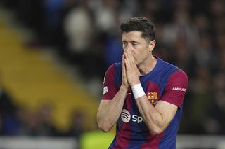  Robert Lewandowski z Barcelony kontra Jude Bellingham z Realu. Który z nich będzie górą w El Clasico?