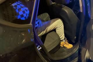 Wielka akcja policji w Warszawie. Sprawdzili kierowców popularnych aplikacji. Aż 12 osób zatrzymanych!