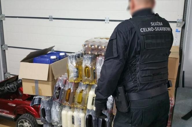 Szudziałowo. Bimbru nie będzie! Na Podlasiu zlikwidowano gigantyczną leśną bimbrownię
