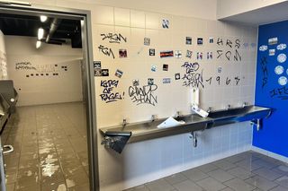 Zniszczony stadion w Opolu