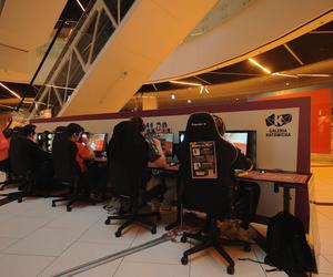 Zacięta rywalizacja w Counter Strike 2 w Galerii Katowickiej